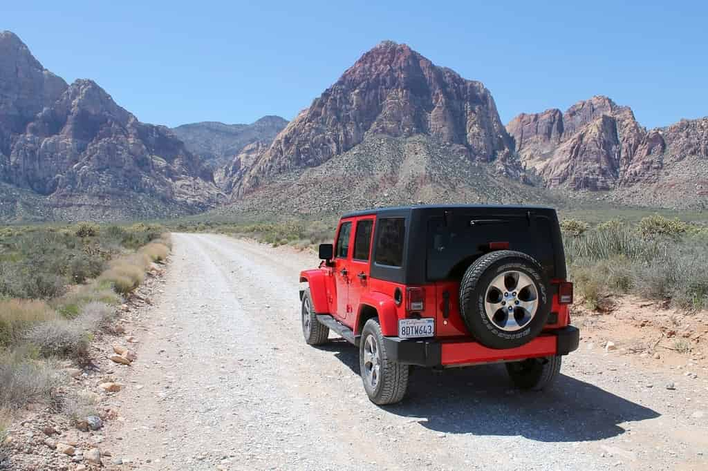 Jeep Wrangler Towing Capacity Variations JK, JL, TJ & YJ 2024 Guide CarAutoPortal